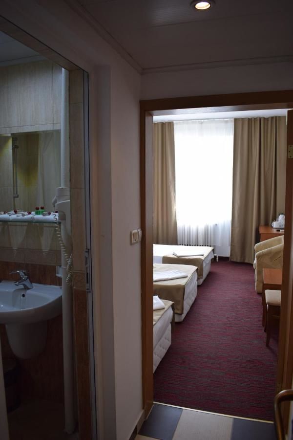 Отель Slavyanska Beseda Hotel София