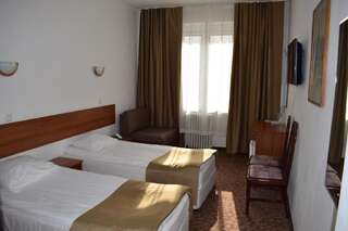 Отель Slavyanska Beseda Hotel София Двухместный номер с 1 кроватью или 2 отдельными кроватями-6