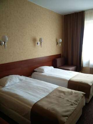 Отель Slavyanska Beseda Hotel София Двухместный номер с 1 кроватью или 2 отдельными кроватями-16